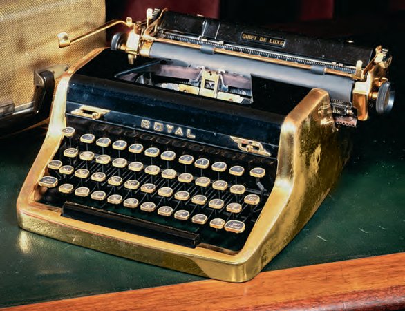 Royal Quiet De Luxe portable typewriter (once belonging to Ian Fleming), c.1952