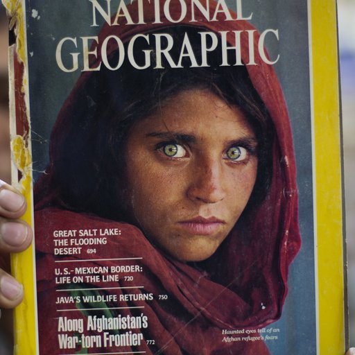 The Story Behind Steve Mccurrys Iconic Afghan Girl—and How He Found Her Again 20 Years Later 