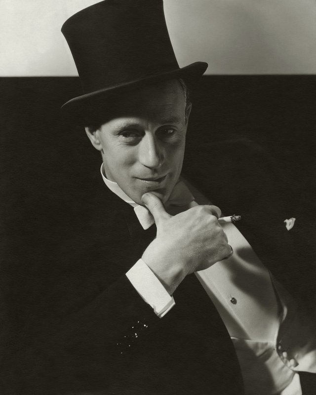 view:157 - Edward Steichen, Cecil Beaton, and Anton Bruehl, Five Limited Edition Portraits from the archives of Vanity Fair - Leslie Howard by Edward Steichen