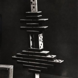 McDermott & McGough, Experiment upon the center of gravity made on a set of Dominoes from Sentimental Education