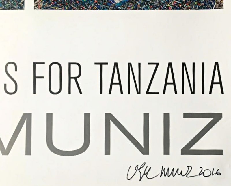 view:23347 - Vik Muniz, Paper Beads for Tanzania (Hand Signed) - 