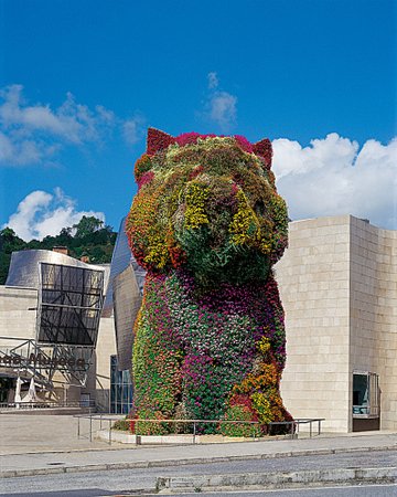 Jeff Koons's monumental topiary sculpture Puppy
