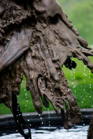 Detail: Lynda Benglis, North South East West, 2009. Cast bronze fountain and steel
