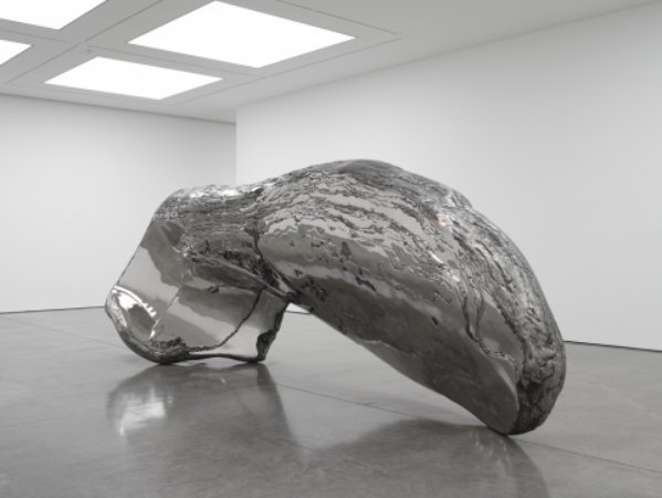 Marc Quinn, Frozen Wave (The Conservation of Mass) , 2015. Stainless
