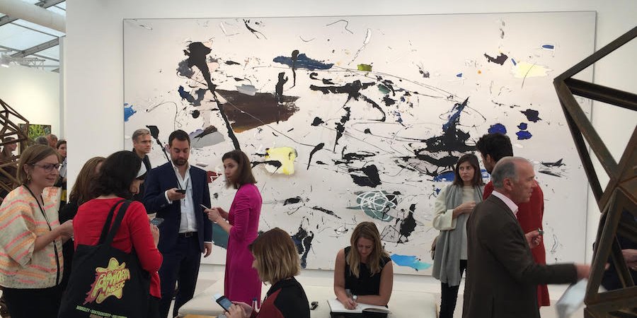 Shoppers, Rejoice! 50 Paintings at Frieze London to Please Stylish Collectors (and Their Discerning Decorators)