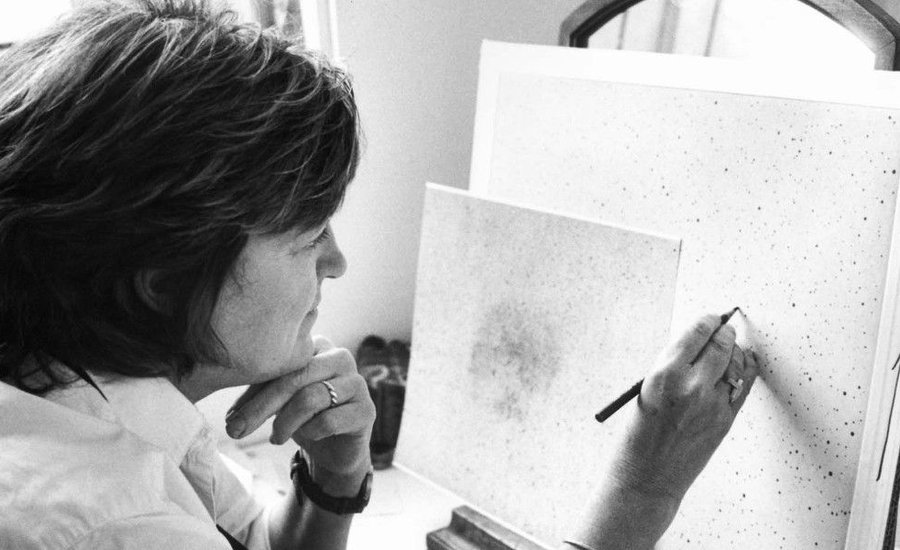 Chuck Close in Conversation with Vija Celmins About Her Dense Yet Infinite Drawings