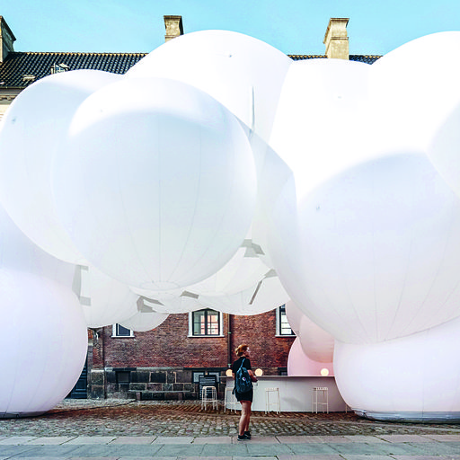 Are Balloons the New Bronze? 9 Must-See Inflatable Sculptures 