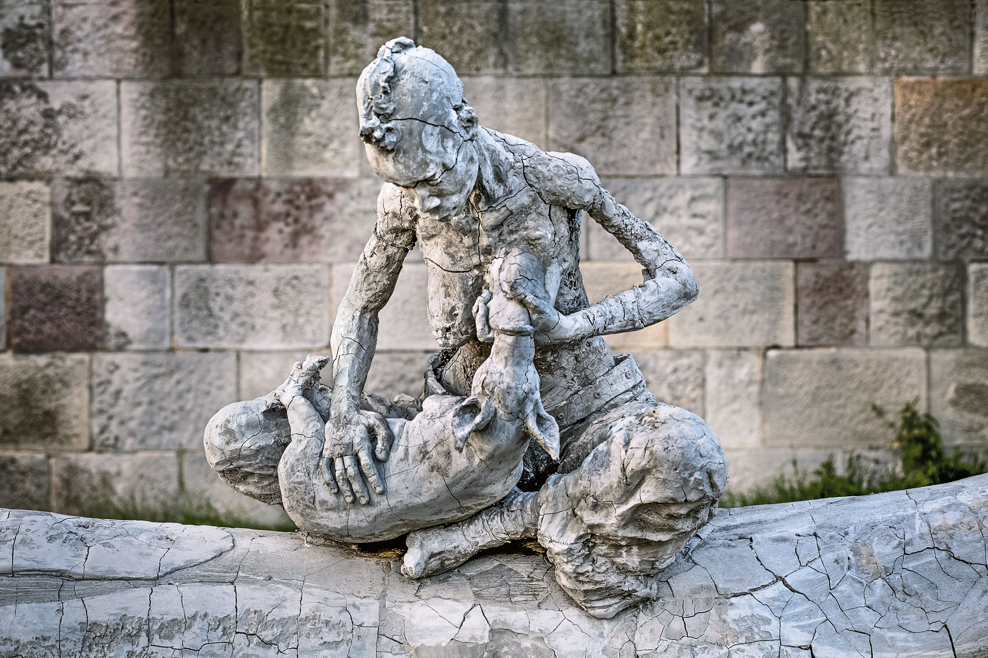 Adrián Villar Rojas, Return The World, 2012. Unfired local clay, cement, metal,