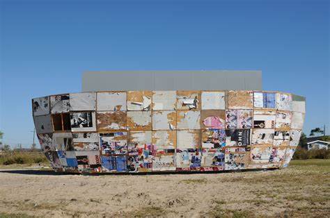 Mark Bradford, Mithra, 2008, mixed Media, 2134 x 610 x 762 cm, installation view at Prospe