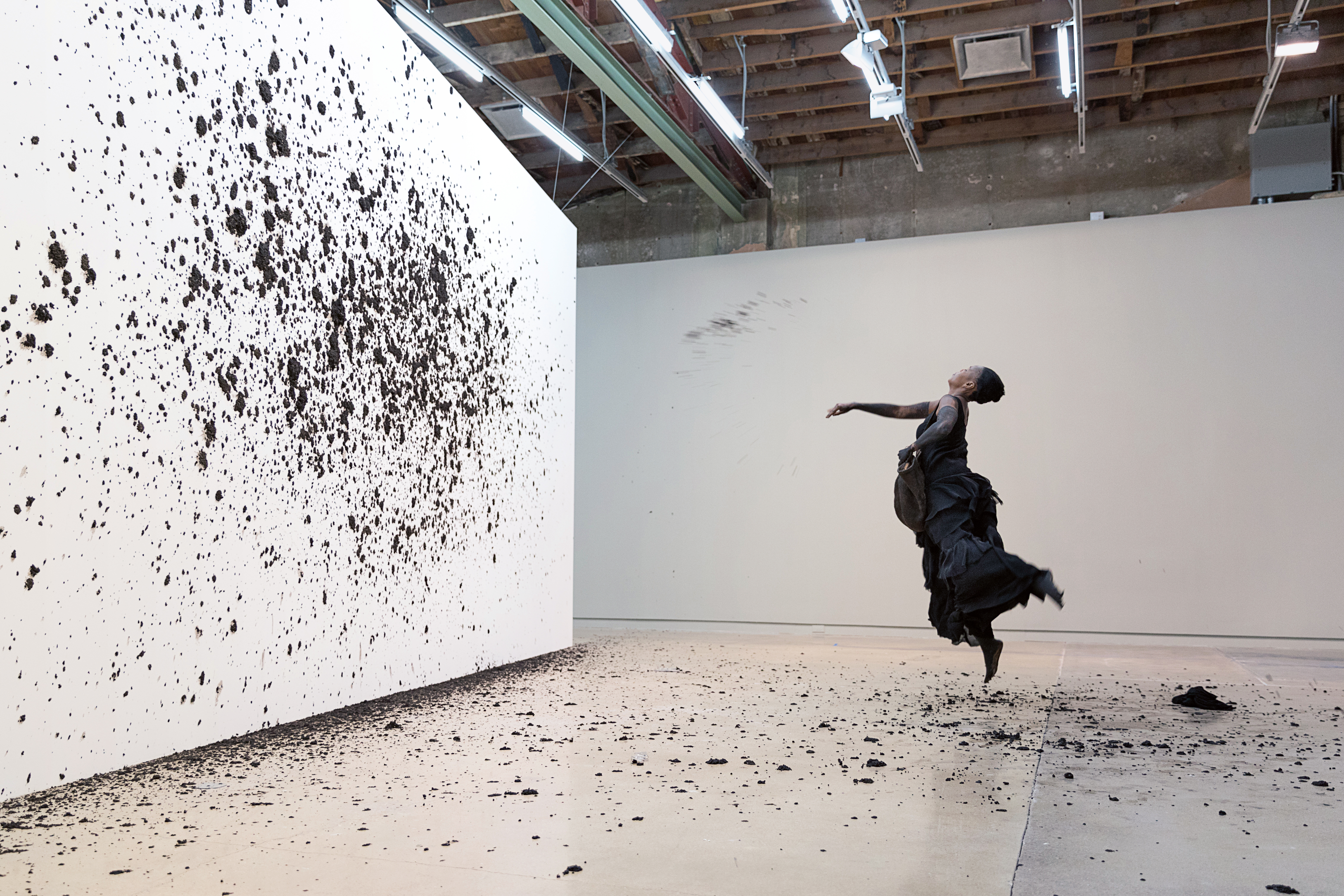 Wangechi Mutu, Throw , 2016