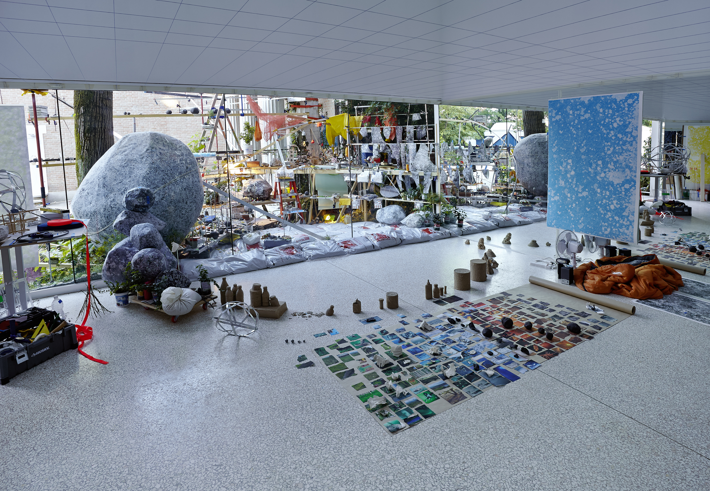 Sarah Sze – Triple Point (Observatory), 2013. Mirrors, photograph of rock printed