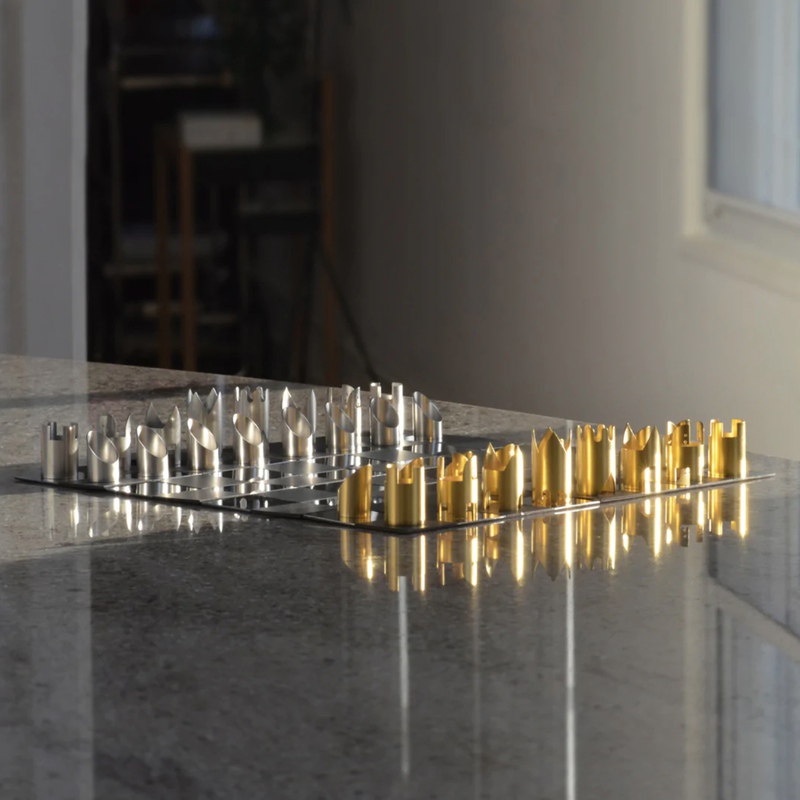 view:70677 - Cyril Endfield, Travel Chess Set - 