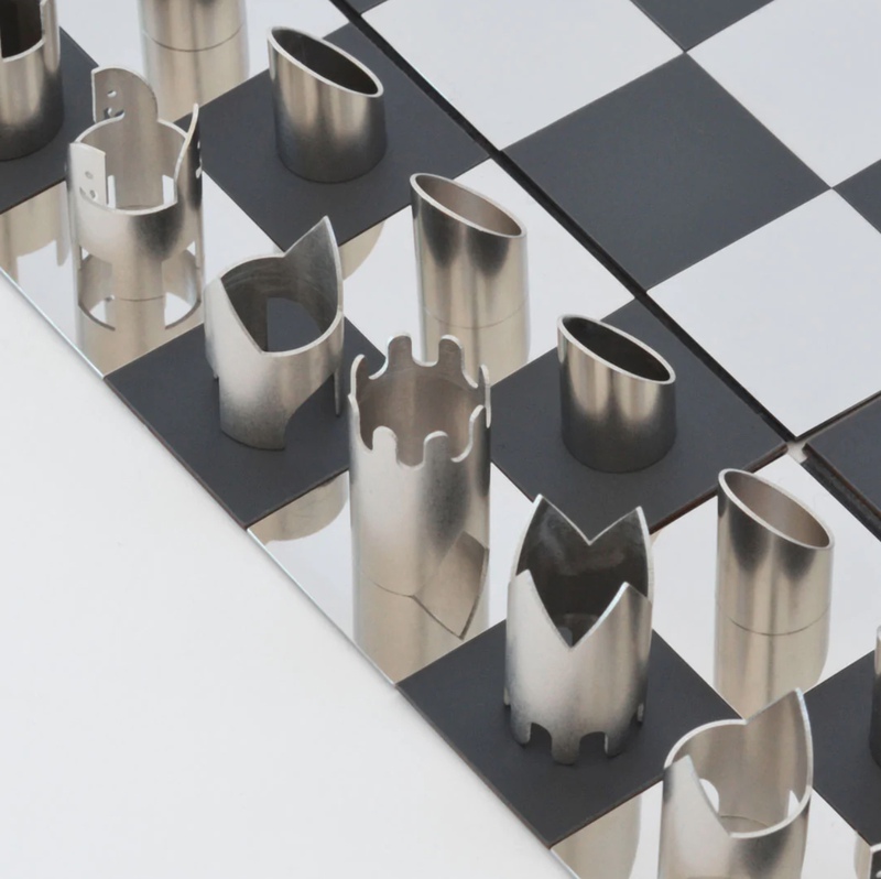 view:70678 - Cyril Endfield, Travel Chess Set - 