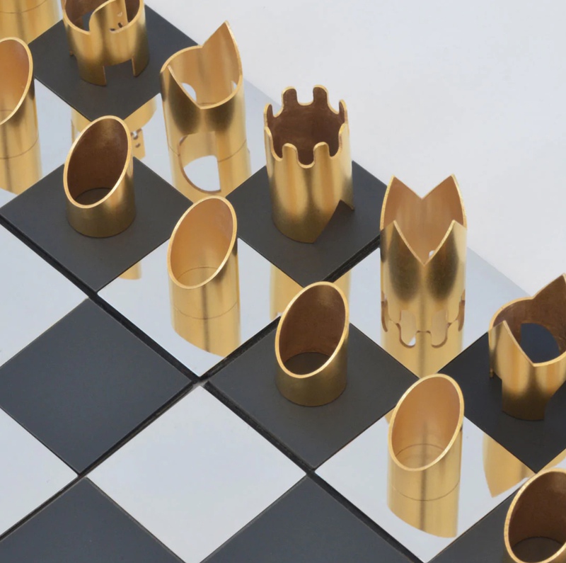 view:70679 - Cyril Endfield, Travel Chess Set - 