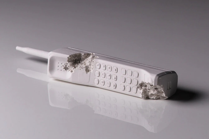 view:87614 - Daniel Arsham, Limited Edition Future Relic 01 Mobile Phone - 