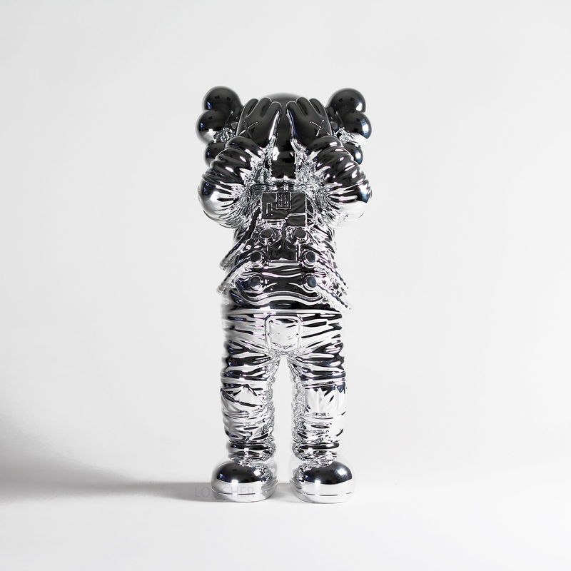 【新品未開封】　KAWS Holiday Space Figure Silver