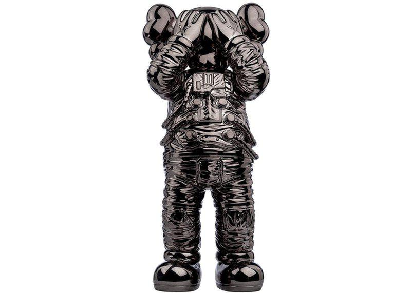 view:48052 - KAWS, Holiday Space: 11.5" 20th anniversary edition. Complete set of 3. - 