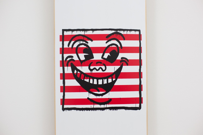 view:69521 - Keith Haring, Smile on Stripes - 