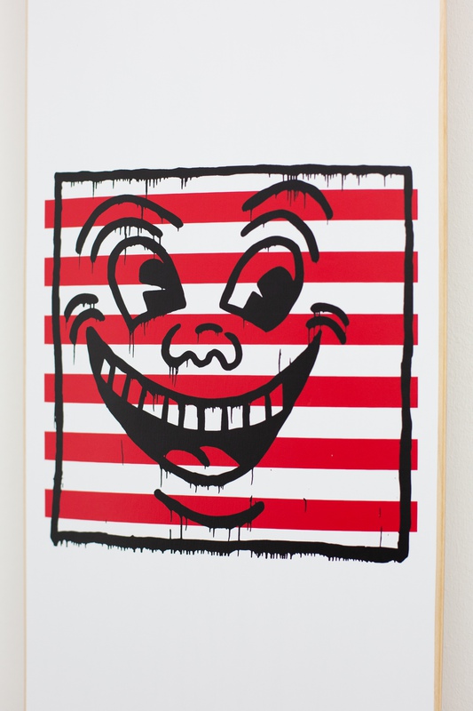 view:69553 - Keith Haring, Smile on Stripes - 