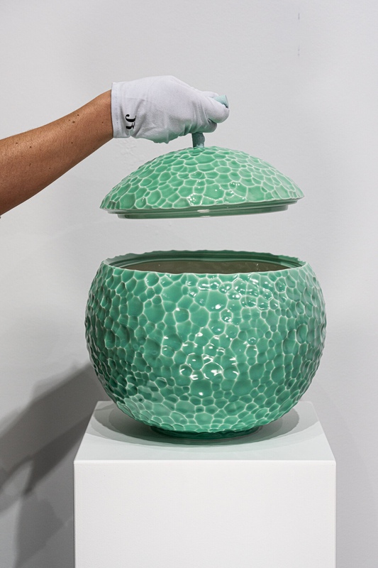 view:84197 - Mai-Thu Perret, Don't Wear Your Shoes In The Melon Patch - 
