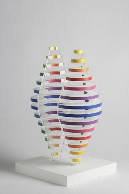 Martha Boto - 2 Demi cones avec anneaux de couleurs,, Sculpture