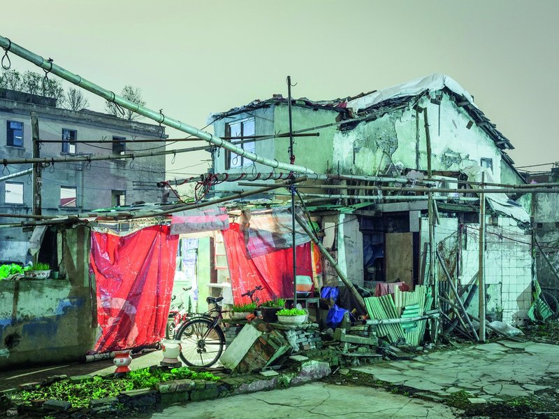 Peter Bialobrzeski, Nail Houses #34, Shanghai 2013 (2014)