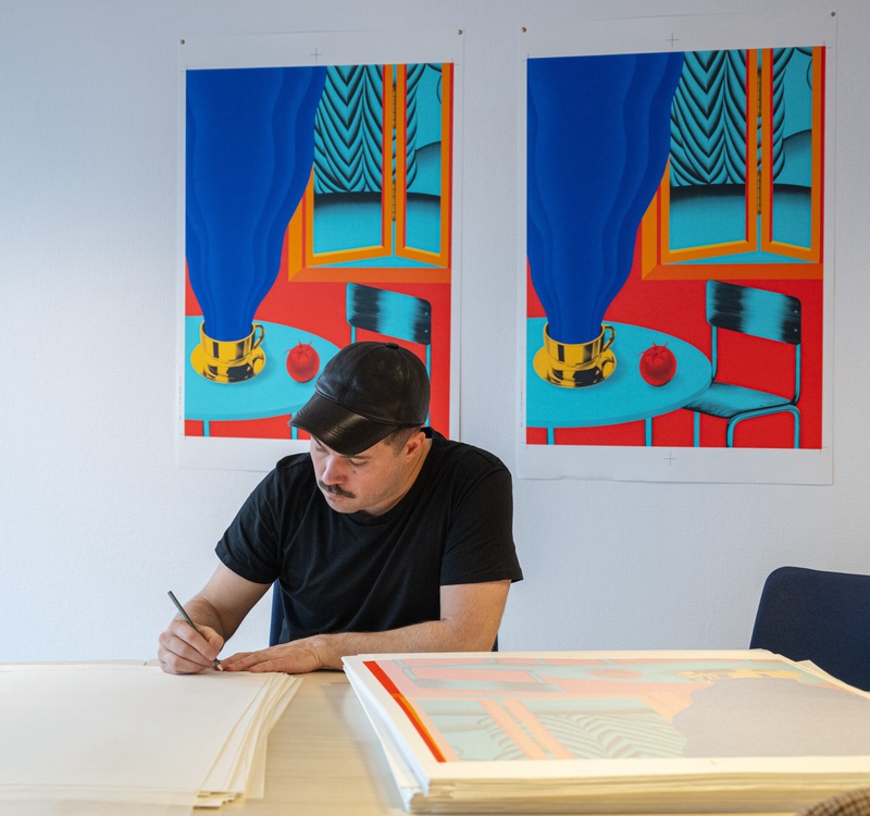 view:86257 - Rafa Silvares, Red Interior with Smoke - 