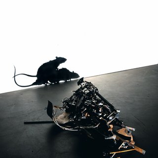 Tim Noble & Sue Webster, Metal Fucking Rats (version 2)