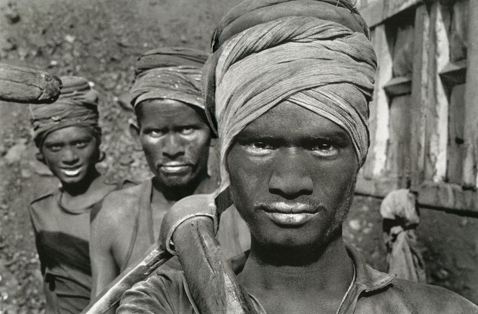Sebastião Salgado - Coal Mining, Dhanbad, Bihar, India, Photograph